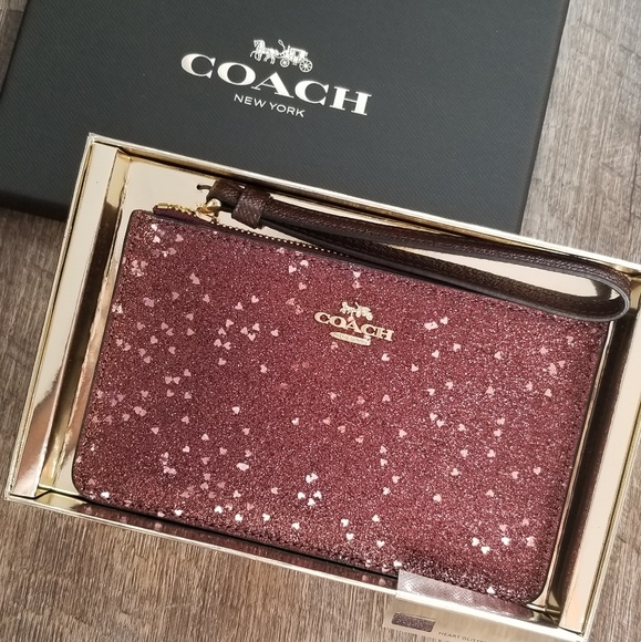 Coach Handbags - 🔥LAST 1🔥NIB COACH HOLIDAY HEART GLITTER WRISTLET